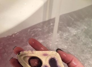 Screamo, der Badewannengruselblubberglitzerspaß oder Beim Baden blasen „für ein paar Seifenblasen auf den Schaumbergen“